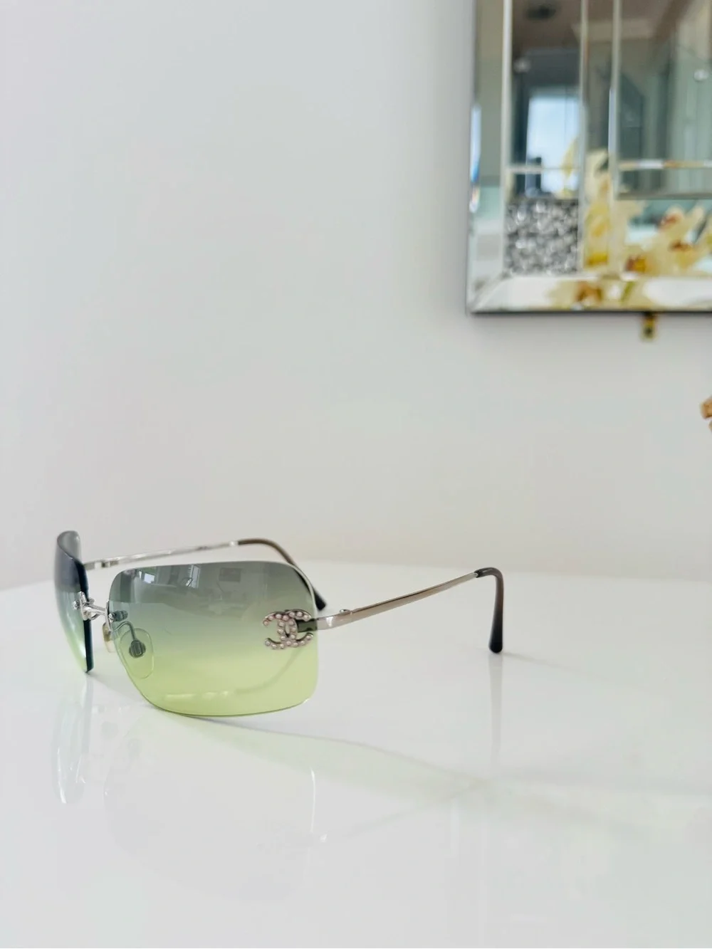 Extremely rare 🧚🏻‍♀️ Chanel rimless CC crystal sunglasses